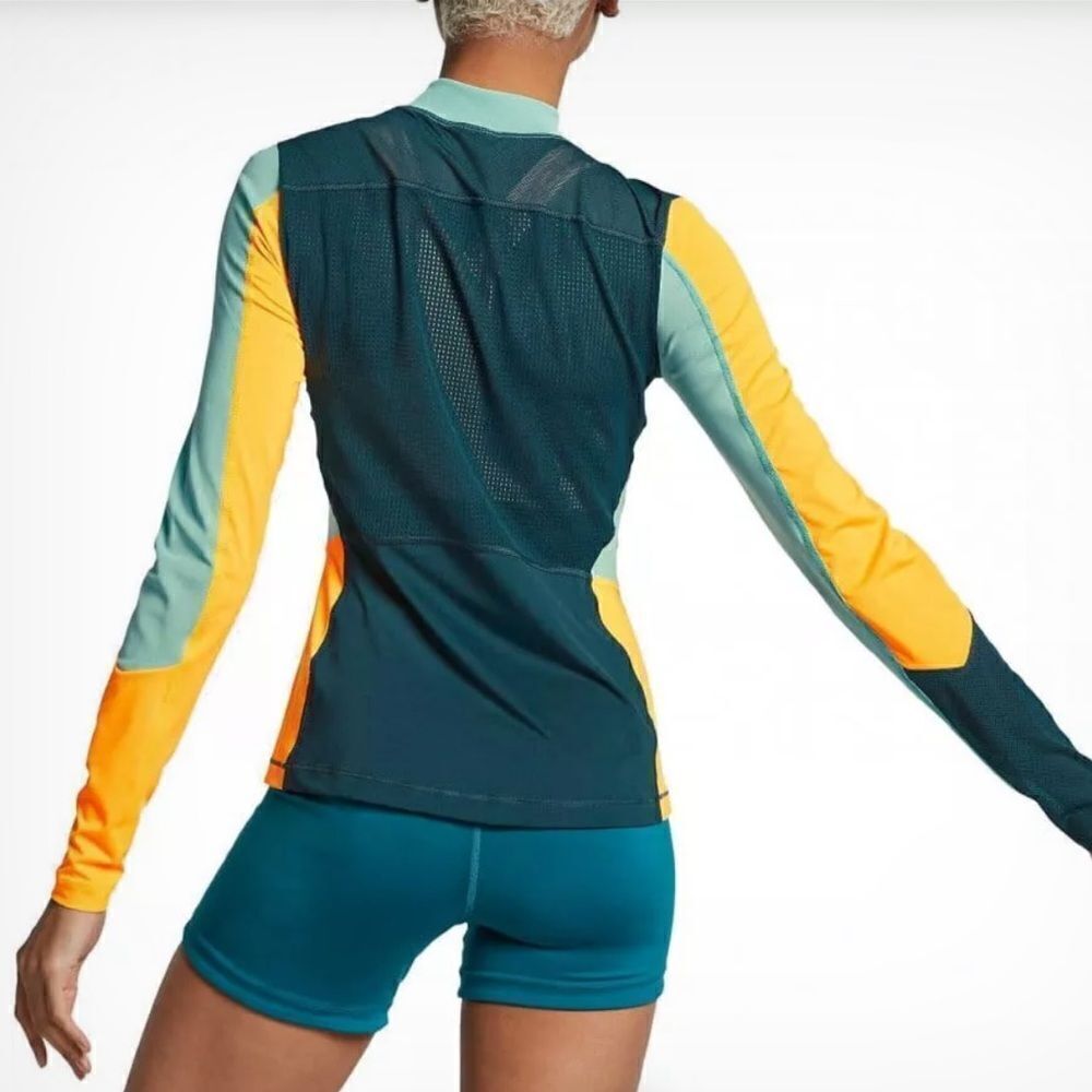 NIKE Pro Hypercool Training Mesh Slim Fit Long Sleeve Top AR6699-304 Women’s Med - Picture 2 of 7